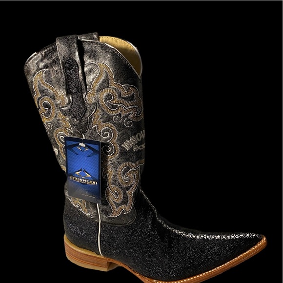 BOOTS - Picture 2 of 4